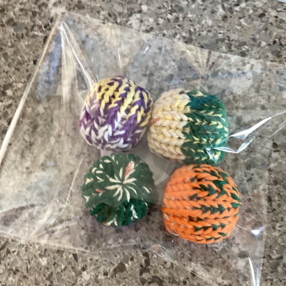 FreshQTY 4 100% organic catnip hand knit toys hand crafted 100% cotton materials - Picture 4 of 7